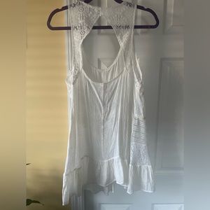 White long shirt Sleeveless in excellent condition.